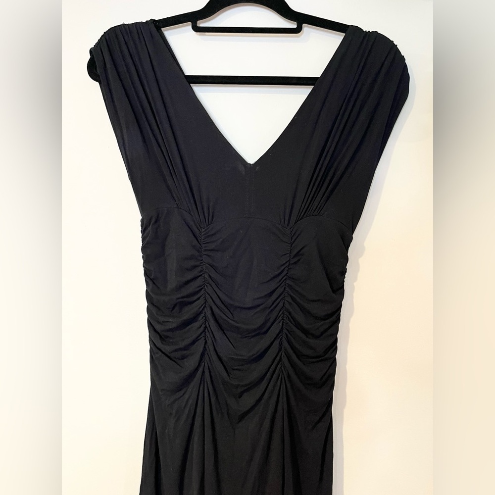 CAbi 108 Monroe V-neck Ruched Waist Midi
Black Cap Sleeve Dress Size S - Picture 2 of 6